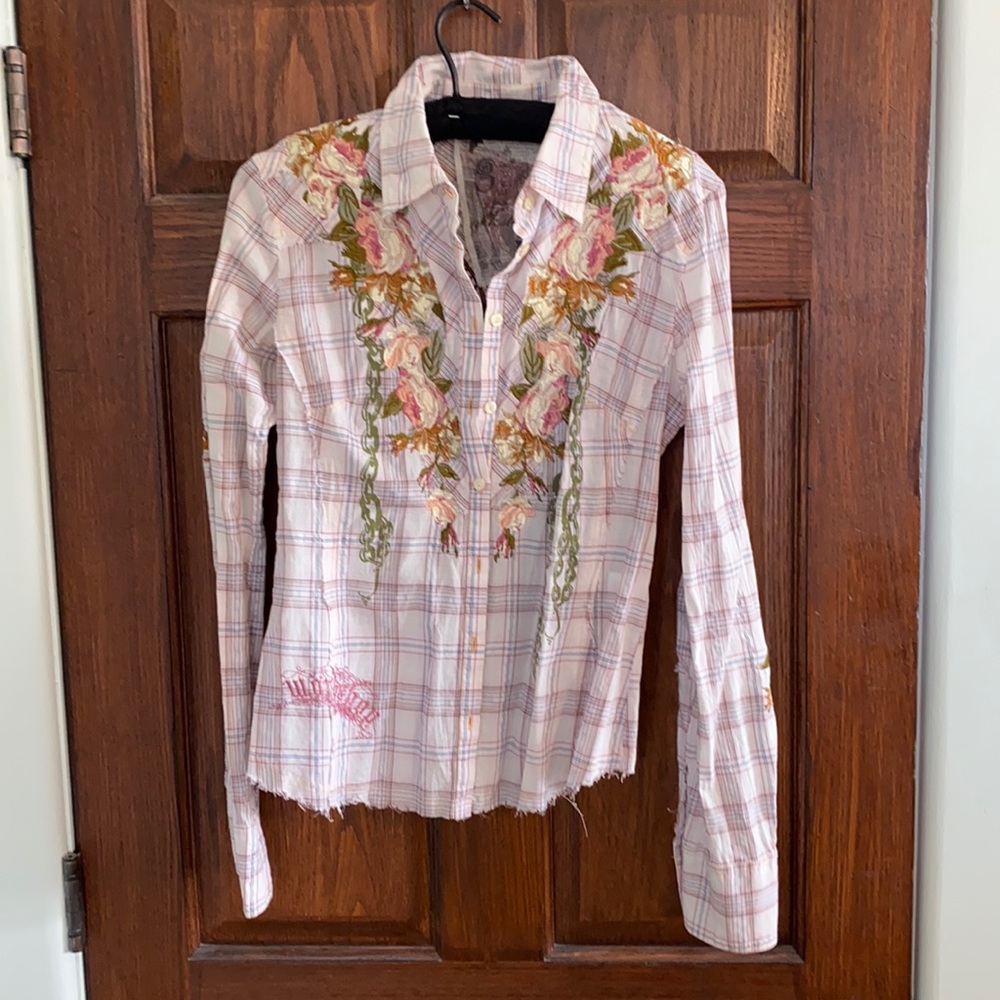 Plaid shirt with embroidery